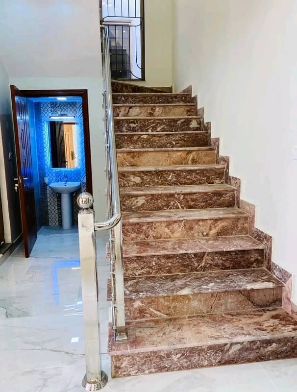 15-Marla 5-Bedroom's Luxury Brig House Available for Rent. 11