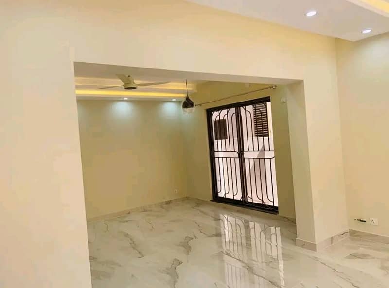 15-Marla 5-Bedroom's Luxury Brig House Available for Rent. 16