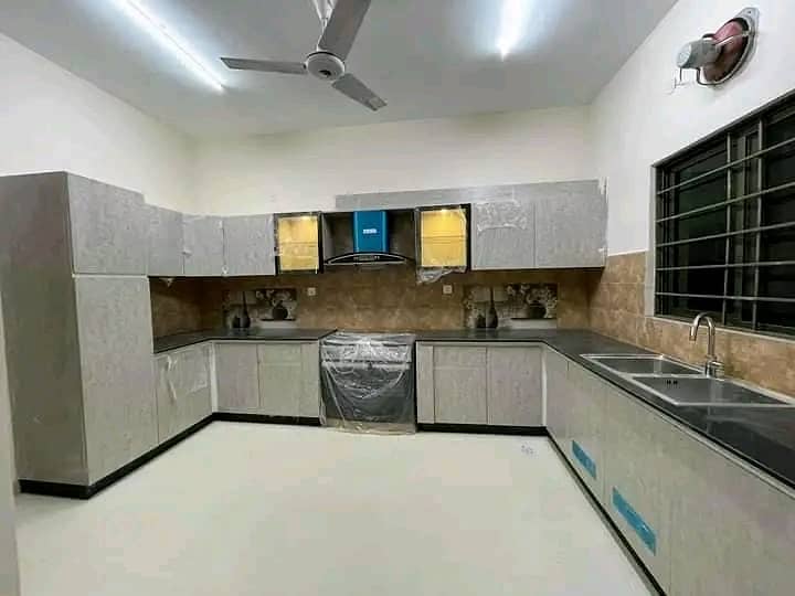 15-Marla 5-Bedroom's Luxury Brig House Available for Rent. 18