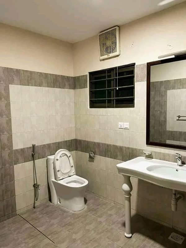 15-Marla 5-Bedroom's Luxury Brig House Available for Rent. 19