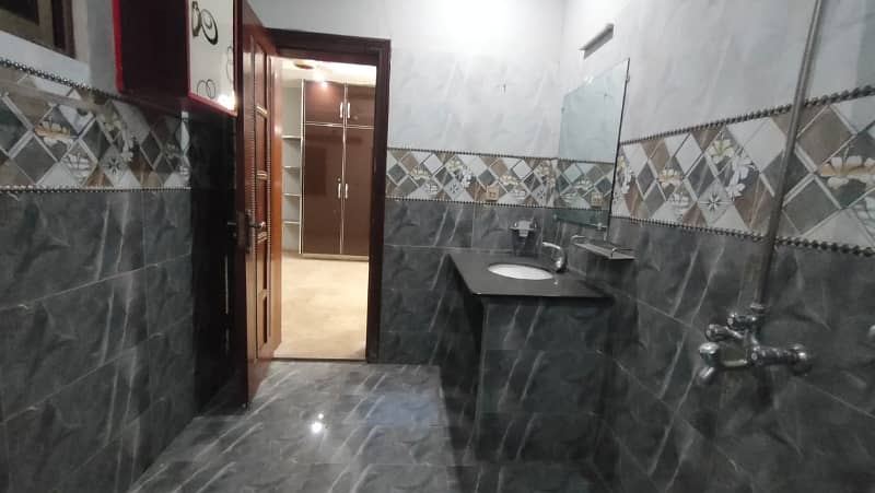 12 Marla 2nd Floor, Tile Flooring, Portion Available For Rent 3