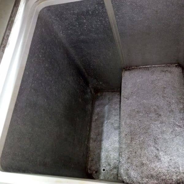 Deep freezer for sale urgent 1