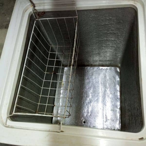Deep freezer for sale urgent 3