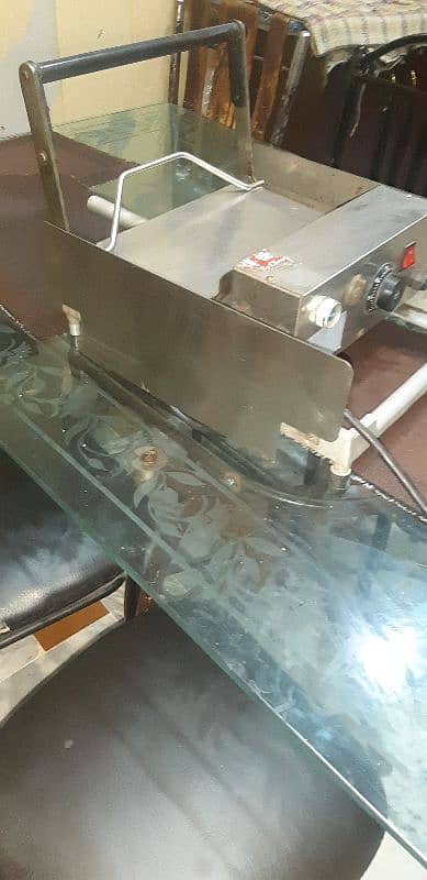 one toaster machine 6 bun wala 3
