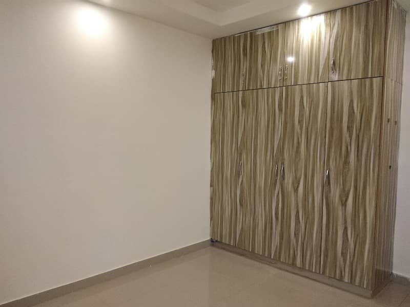 Centrally Located House In Green City Is Available For Sale 6