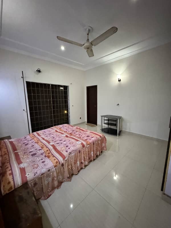 1 Bedroom VIP full furnishe flat for rent per day available in Bahia Town Lahore 1