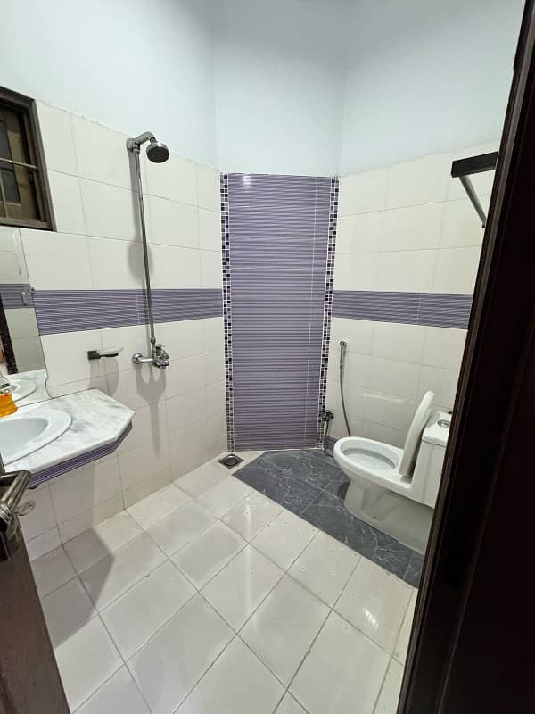1 Bedroom VIP full furnishe flat for rent per day available in Bahia Town Lahore 5