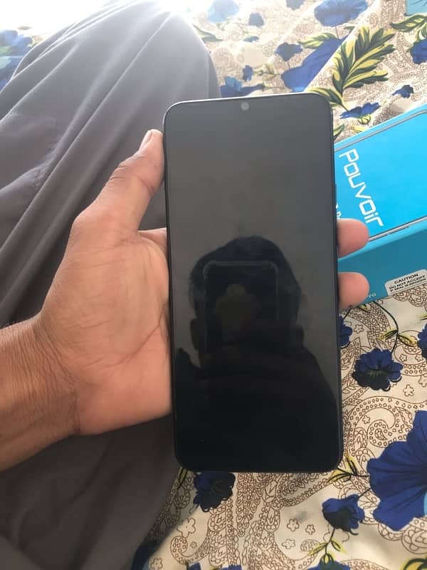 8/10 tacno pouvoir 4 pro 2