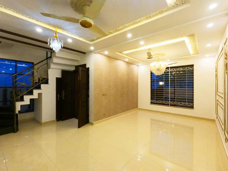 Prime Location 5 Marla House In DHA 11 Rahbar 6