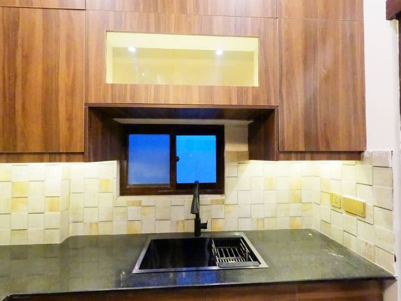 Prime Location 5 Marla House In DHA 11 Rahbar 9