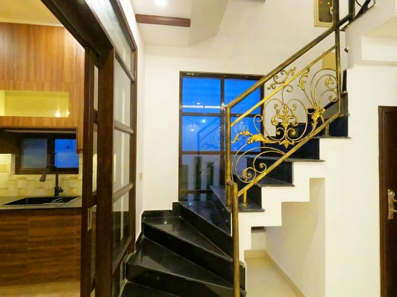 Prime Location 5 Marla House In DHA 11 Rahbar 13