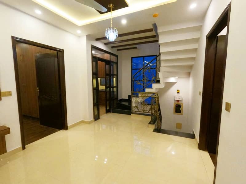 Prime Location 5 Marla House In DHA 11 Rahbar 17