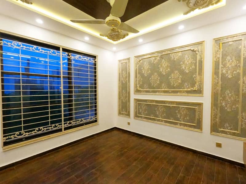 Prime Location 5 Marla House In DHA 11 Rahbar 20