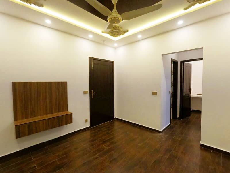 Prime Location 5 Marla House In DHA 11 Rahbar 21