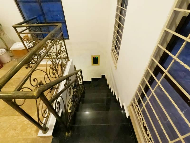 Prime Location 5 Marla House In DHA 11 Rahbar 30