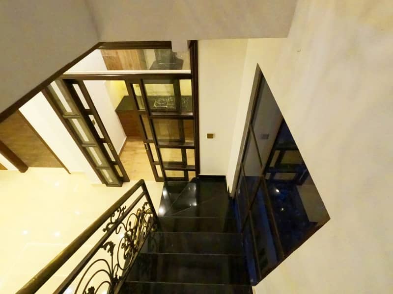 Prime Location 5 Marla House In DHA 11 Rahbar 32