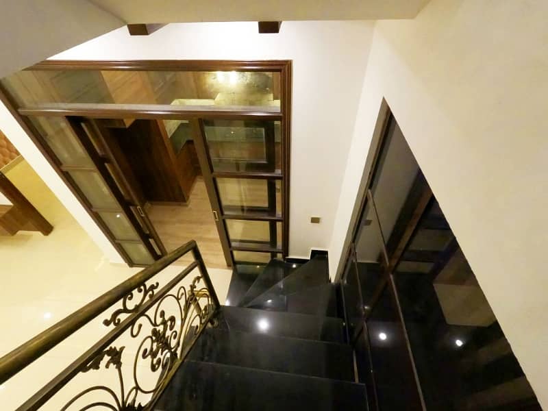 Prime Location 5 Marla House In DHA 11 Rahbar 34