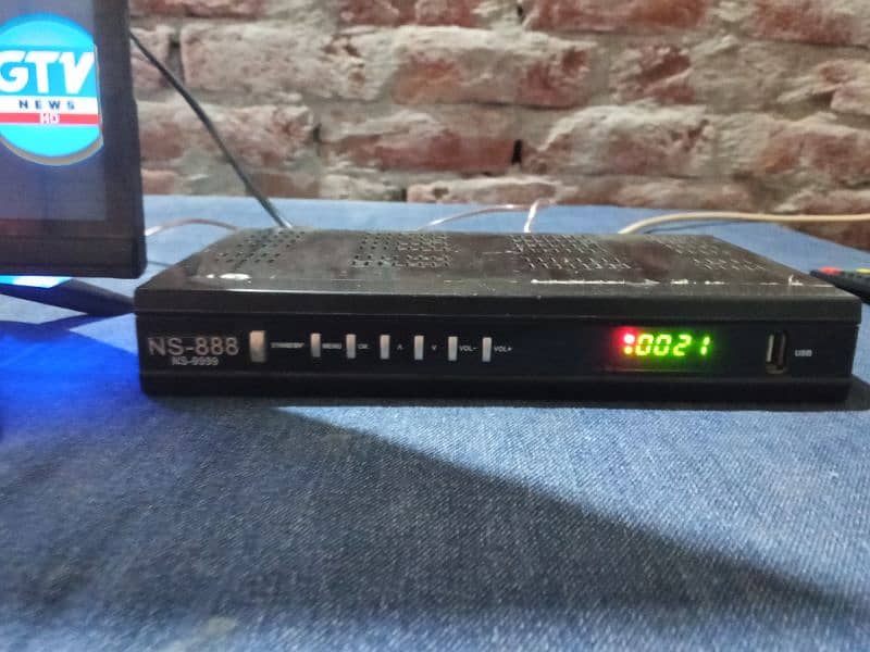 32" LED Android TV Full HD With Small Dish And Receiver 6