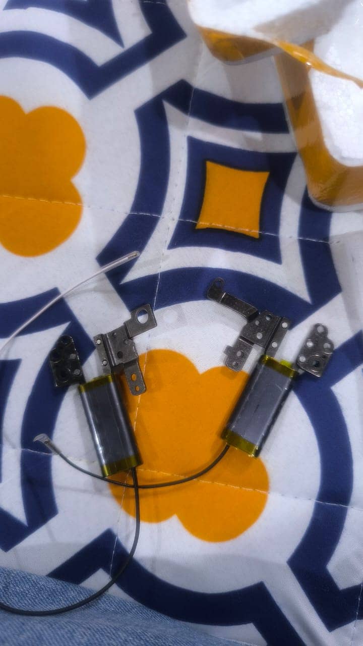 Lenovo yoga 7i 14ITL5 - hinges - Brand New 1
