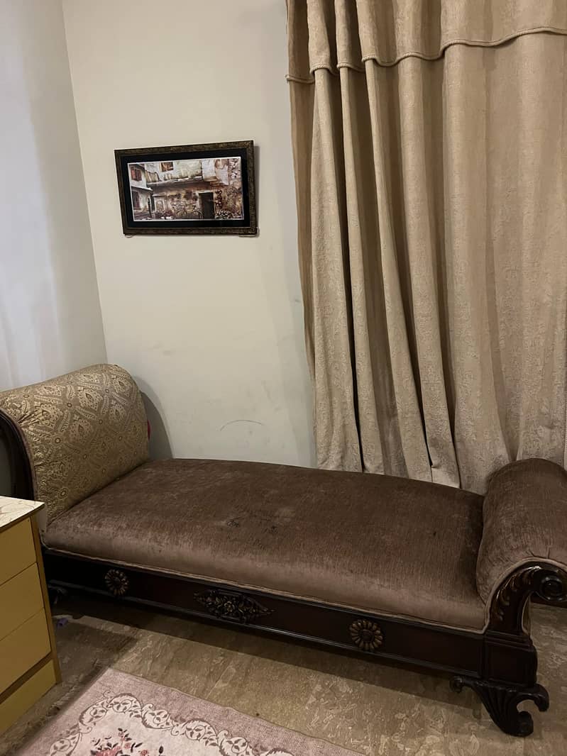 Sethi / deewan / sofa come bed / Table 0