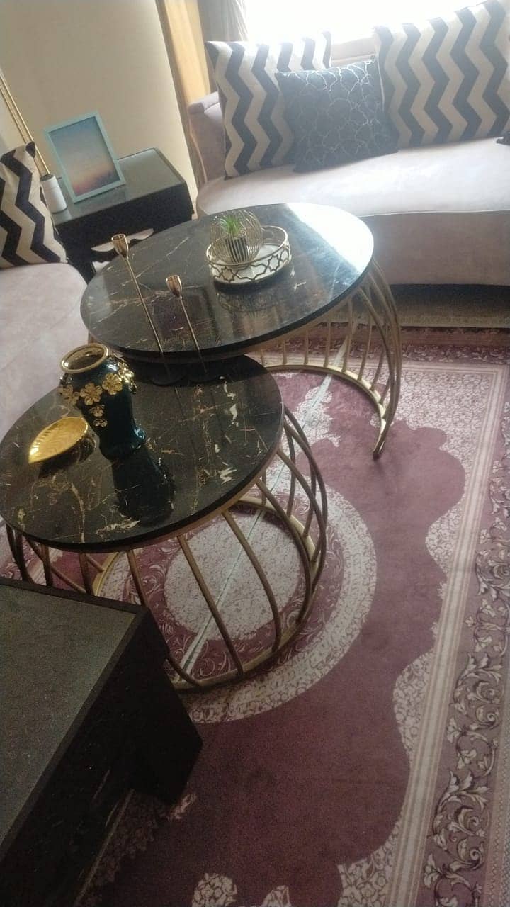 Sethi / deewan / sofa come bed / Table 3