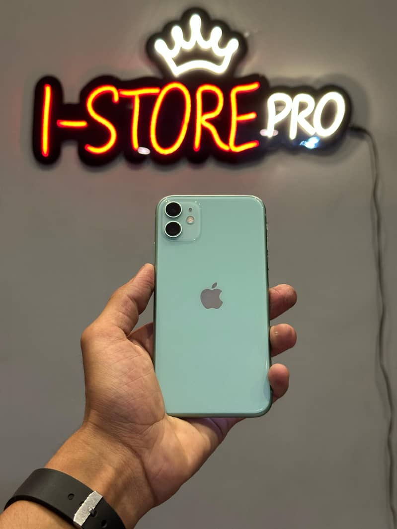 IPHONE 11 with box 4