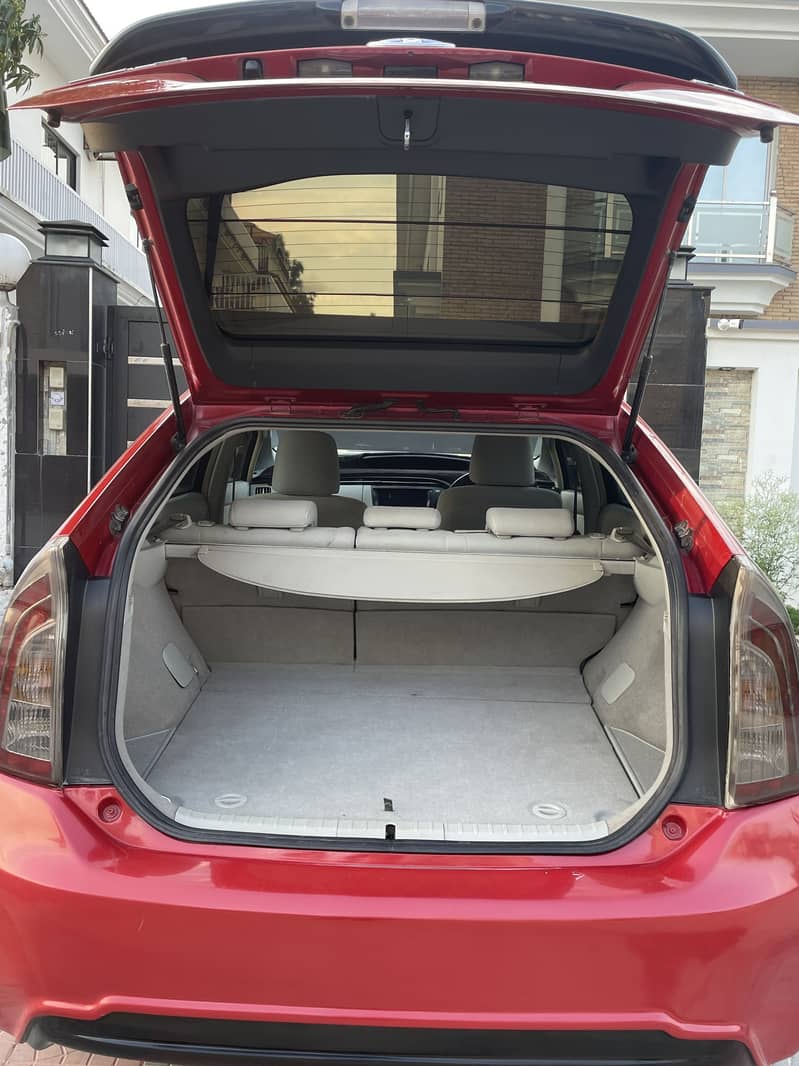 Toyota Prius 1.8 top of line 0