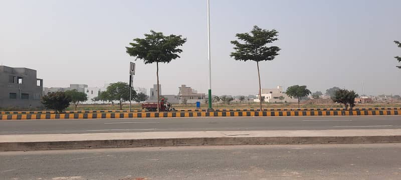 Prime Commercial Investment! 4 Marla Commercial Allocation File for Sale in DHA Phase 7 High Return Potential! 2
