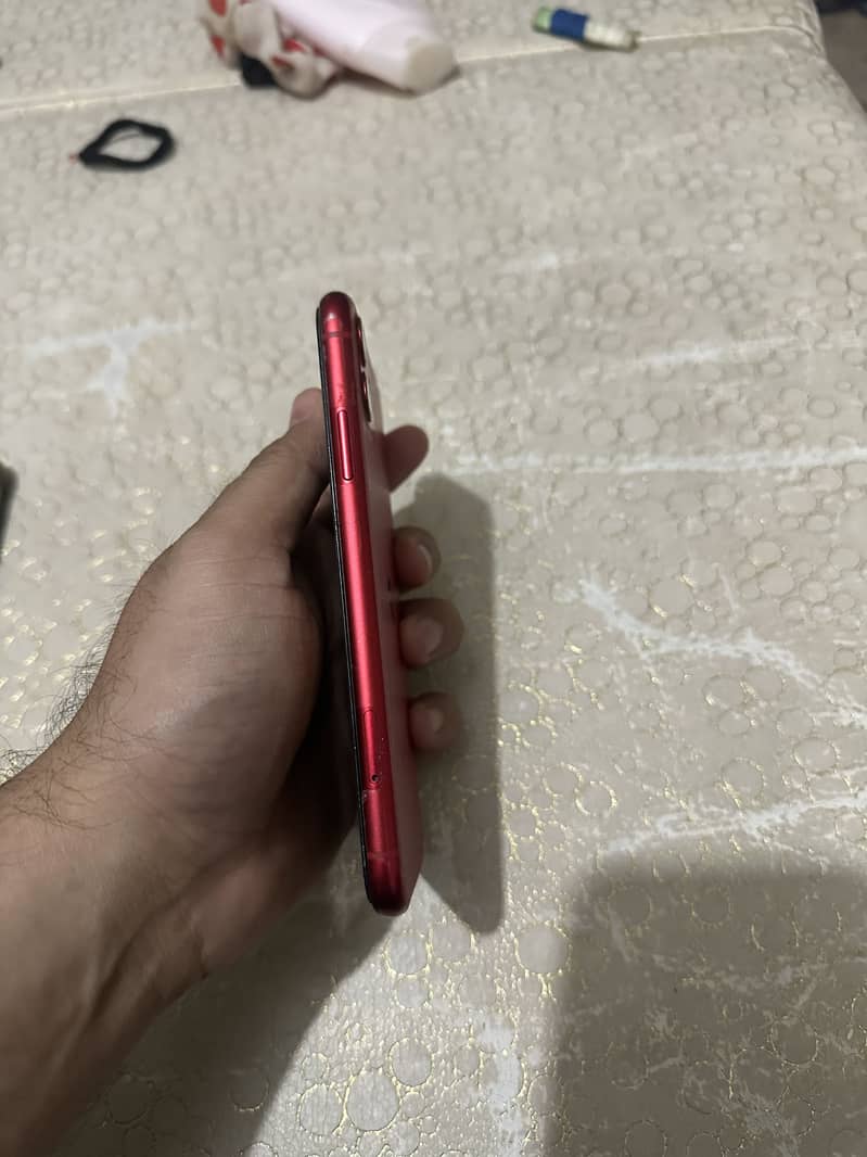 Apple Iphone 11 PTA 3
