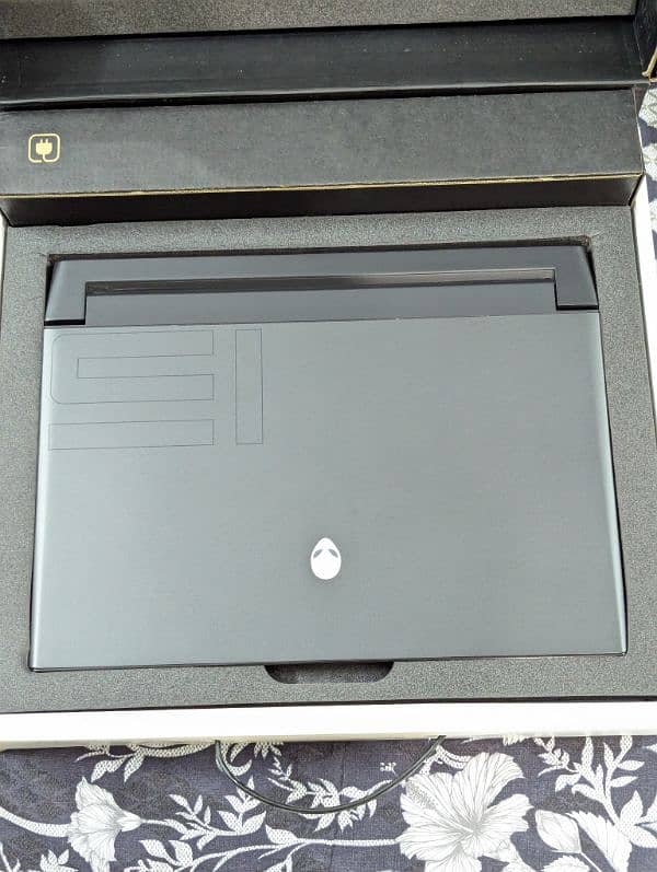 Alienware M15 R3 (Gaming Laptop) 1