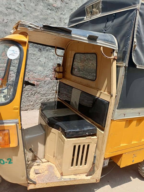 Tez Raftar Rikshaw 10/9 condition documents cleared 03127155639 phone 4