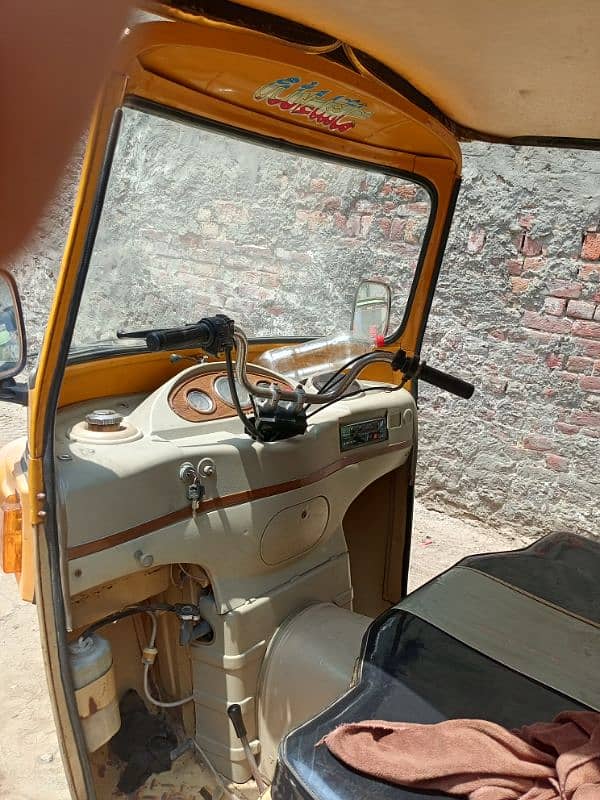 Tez Raftar Rikshaw 10/9 condition documents cleared 03127155639 phone 6