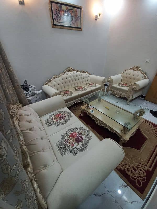 Luxury Sofa Set for sale with Table 3