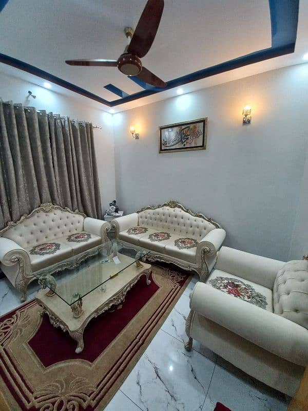 Luxury Sofa Set for sale with Table 5