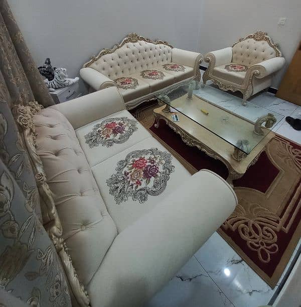 Luxury Sofa Set for sale with Table 6