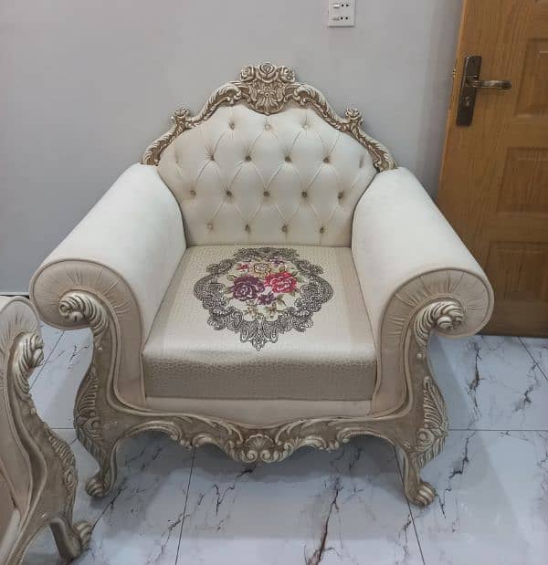 Luxury Sofa Set for sale with Table 7