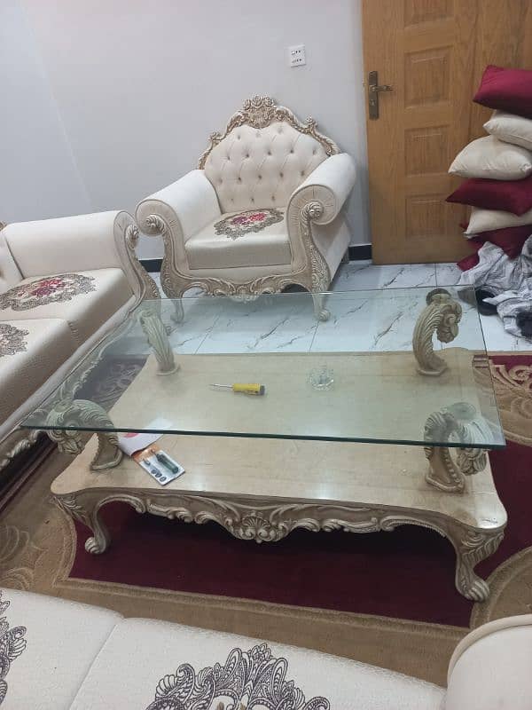 Luxury Sofa Set for sale with Table 9