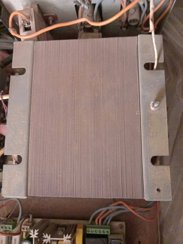 UPS 1200W FOR SALE 3