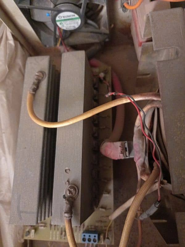 UPS 1200W FOR SALE 6