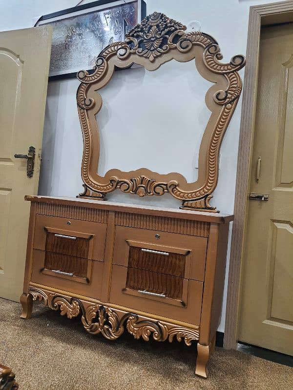 luxury Carving bed set Brand new Not used cinyoti style (call me) 4