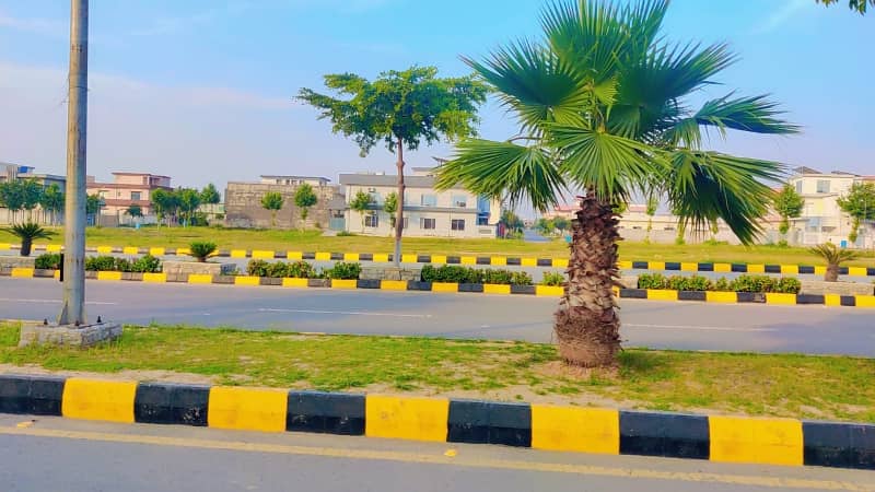 30X60 POSSESSION PLOT FOR SALE NEAR TO MAIN MARKAZ 3