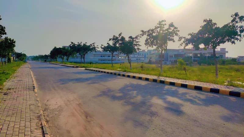 30X60 POSSESSION PLOT FOR SALE NEAR TO MAIN MARKAZ 5