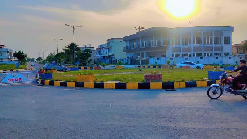 30X60 POSSESSION PLOT FOR SALE NEAR TO MAIN MARKAZ 12