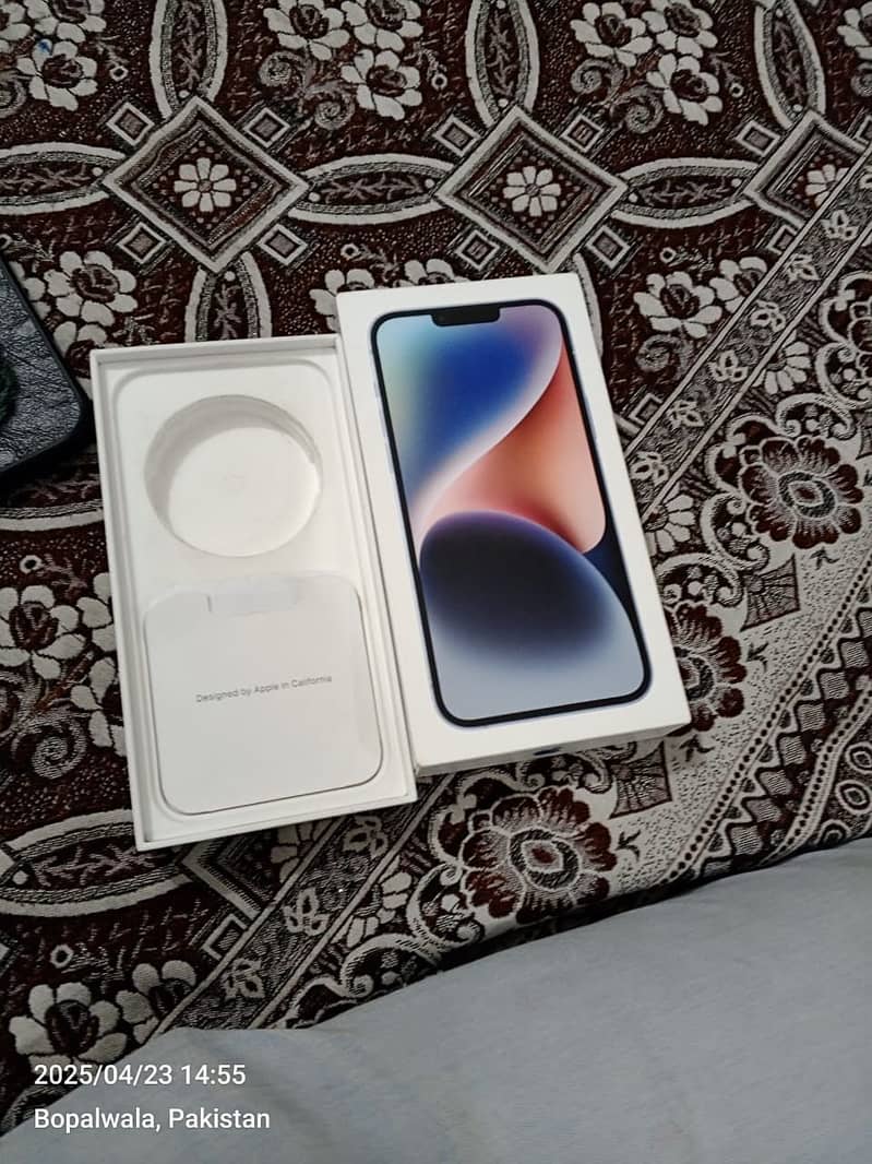 iPhone 14 Plus urgent sale. Whatsap number 03237573143 2