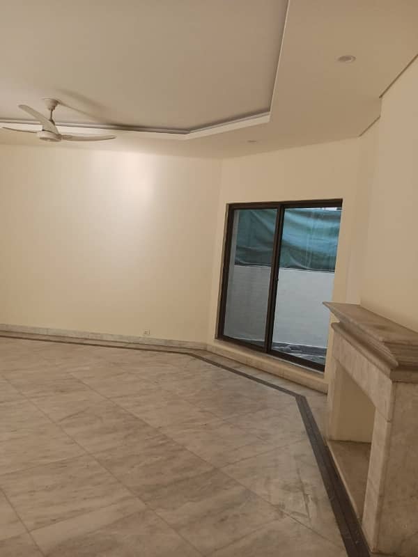 2 Kanal House Is Available In Model Town 3