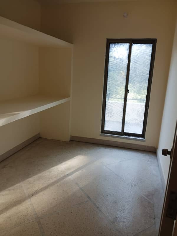 2 Kanal House Is Available In Model Town 18