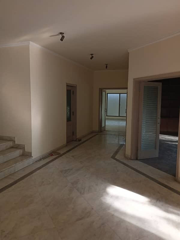 2 Kanal House Is Available In Model Town 26