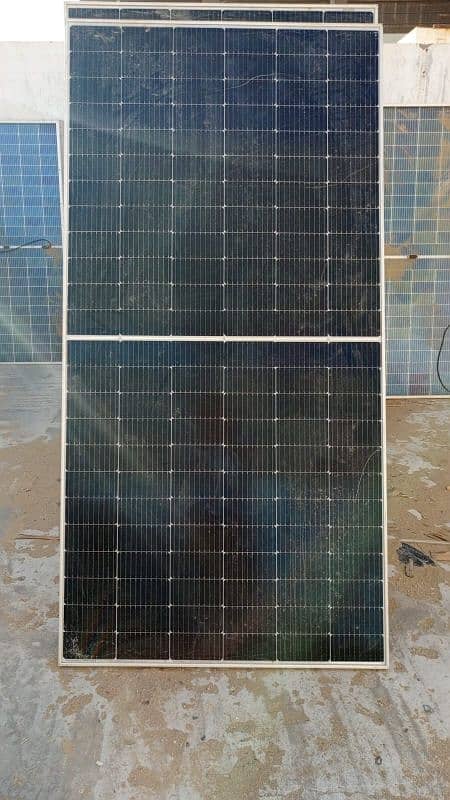 Canadian Soler plate  525 Watt just like new only creck full afecancy 0