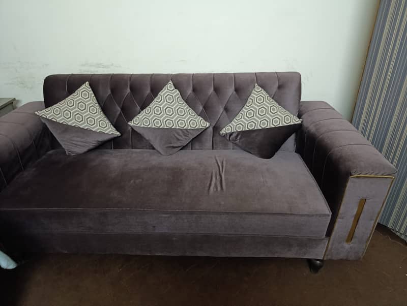 Sofa in jackart,07 seater,for urgent sale, at 30% LOW PRICE 0