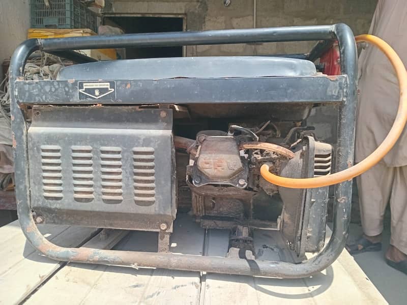 Astra Korea 2.8kw 5.5HP Gasoline Generator with Volta 7-12 New Battery 4